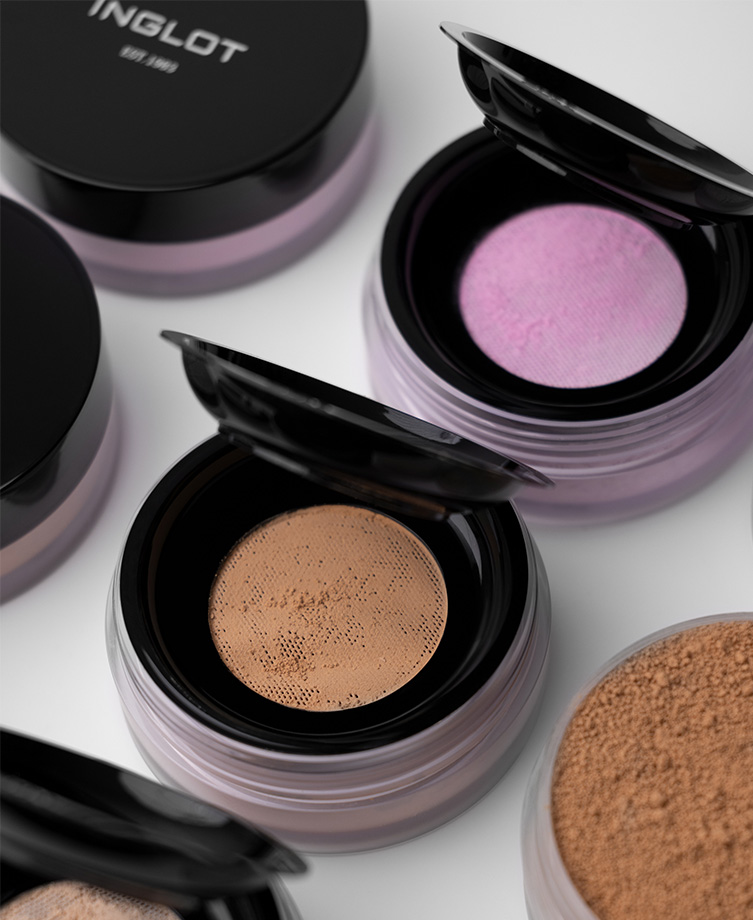 Blur Effect sypki puder — Wygładza. Matuje. Utrwala.