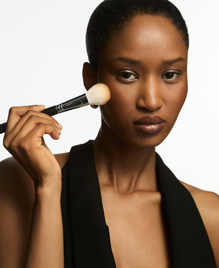 Blur Effect sypki puder — Wygładza. Matuje. Utrwala.