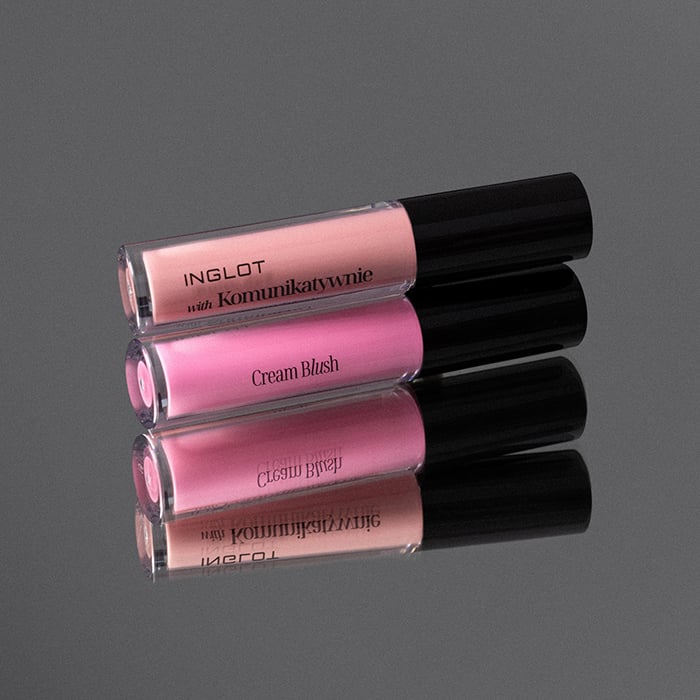 INGLOT with Communicative Blush in cream